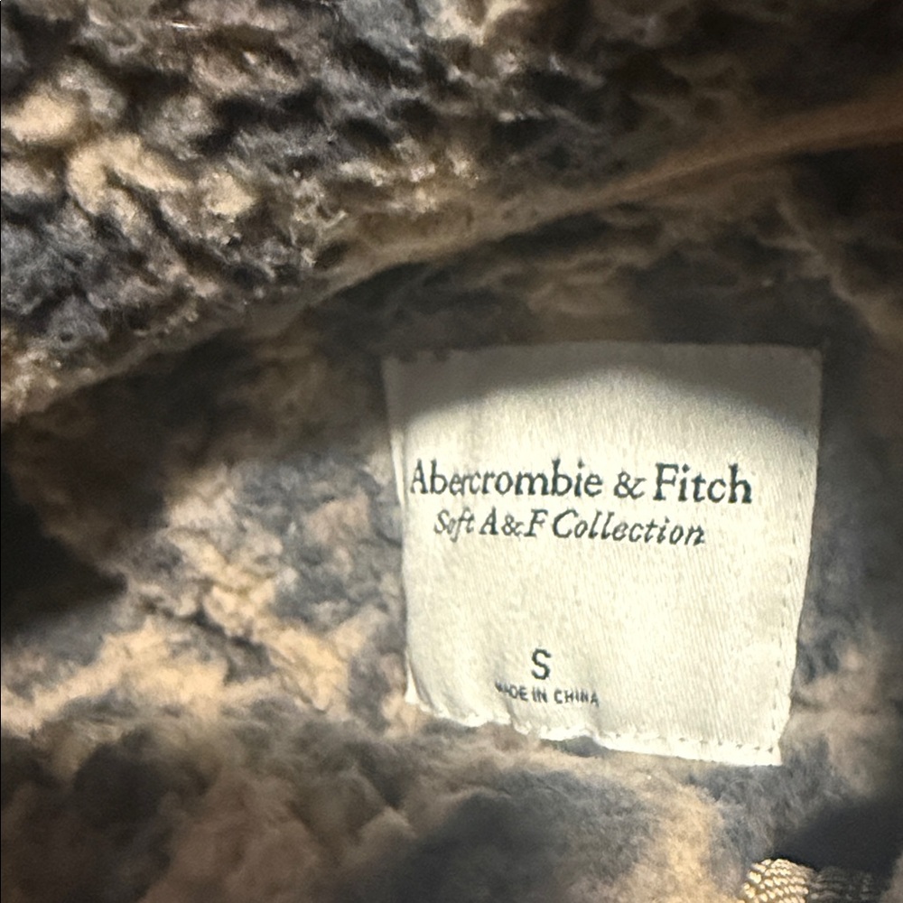 Abercrombie and Fitch leopard print Sherpa quarter zip pullover size small - Picture 5 of 5